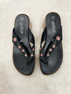 Y2K Lower East Side Wooden Thong Floral Embroidered Platform Sandal Heels